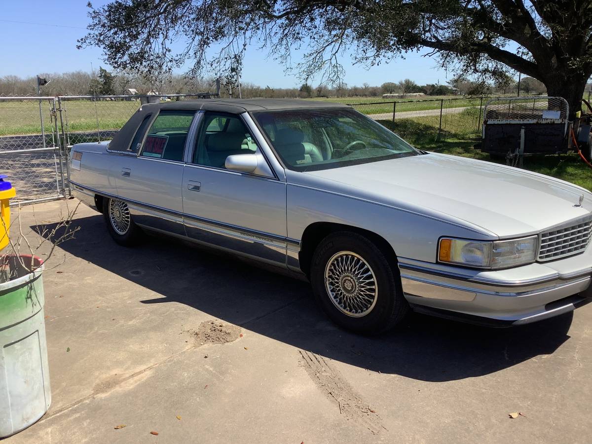 Cadillac Deville  1994 silver