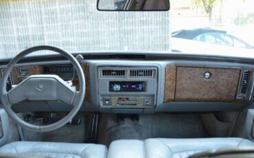 Cadillac-Deville-phaeton-1979-silver-2