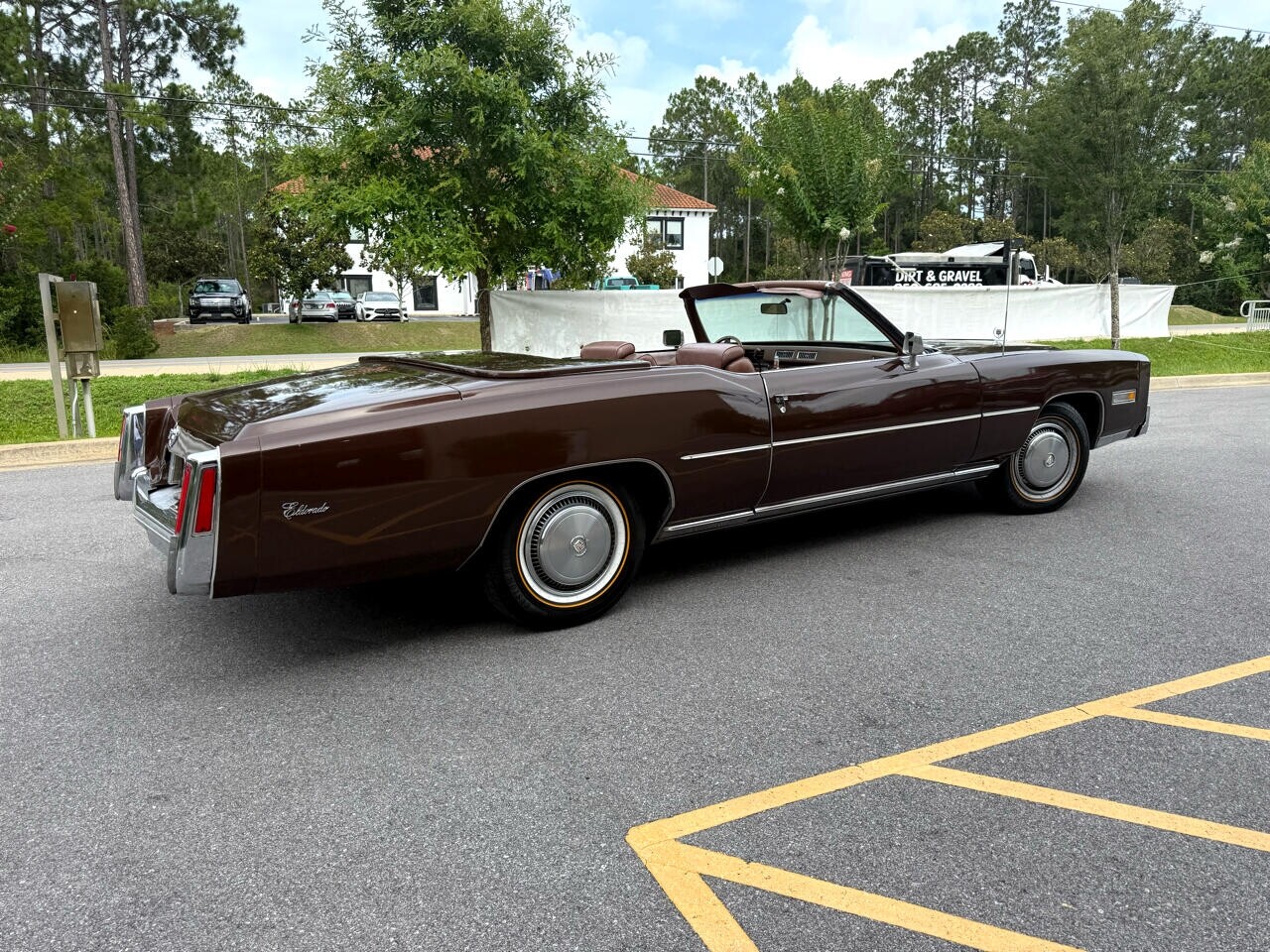 Cadillac-Eldorado-1975-Classic-Car-10