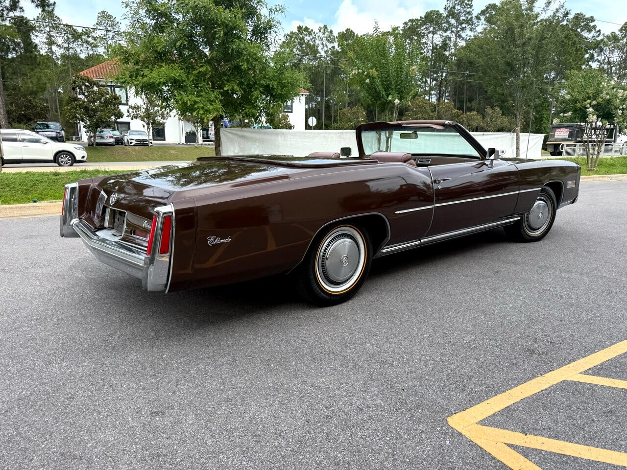 Cadillac-Eldorado-1975-Classic-Car-13