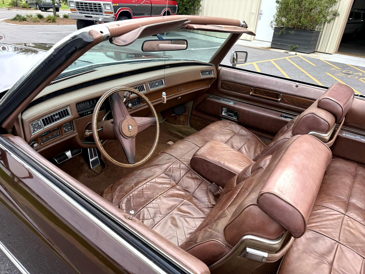 Cadillac-Eldorado-1975-Classic-Car-18