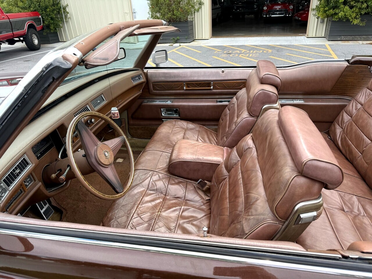 Cadillac-Eldorado-1975-Classic-Car-19