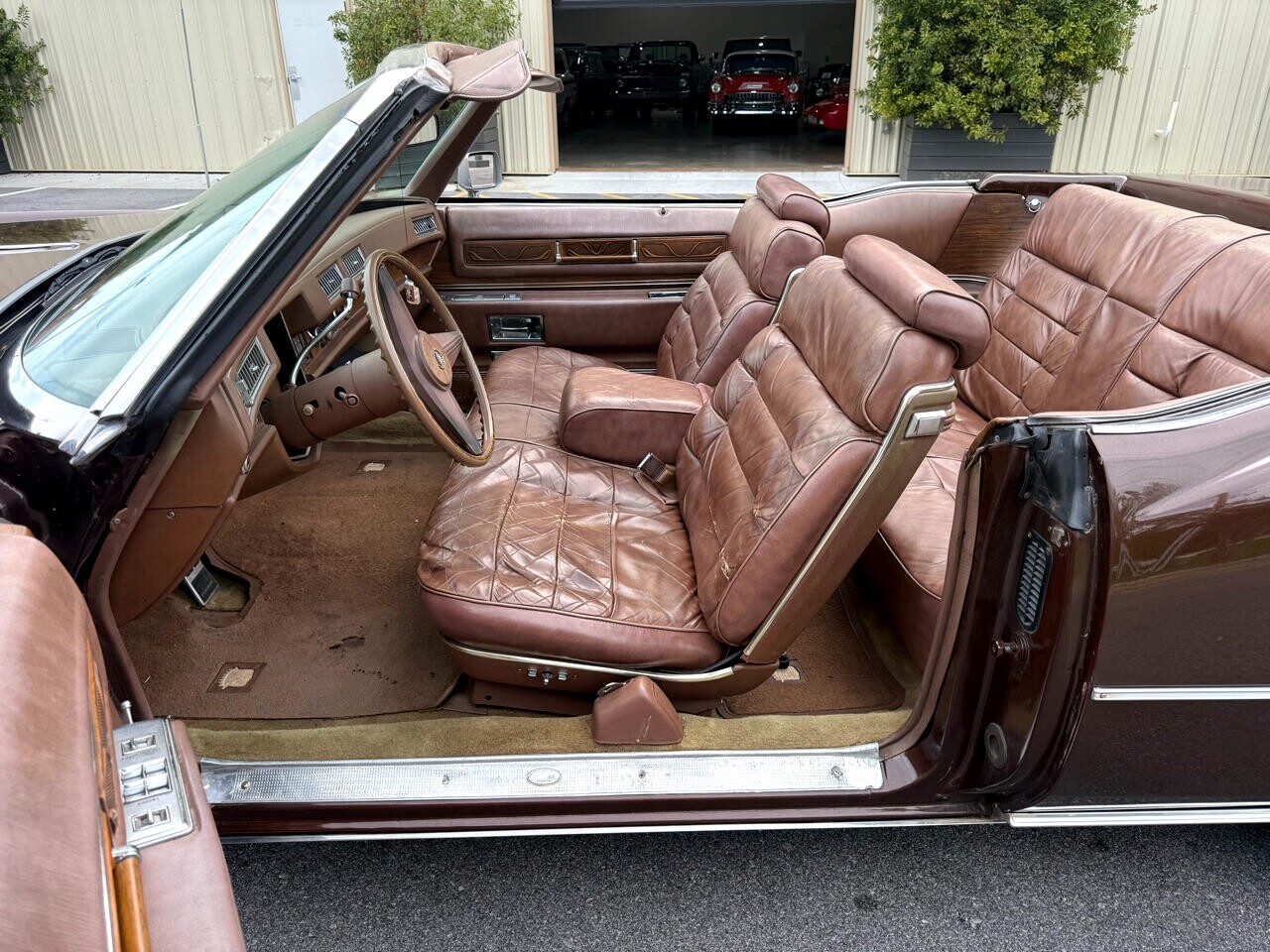 Cadillac-Eldorado-1975-Classic-Car-22