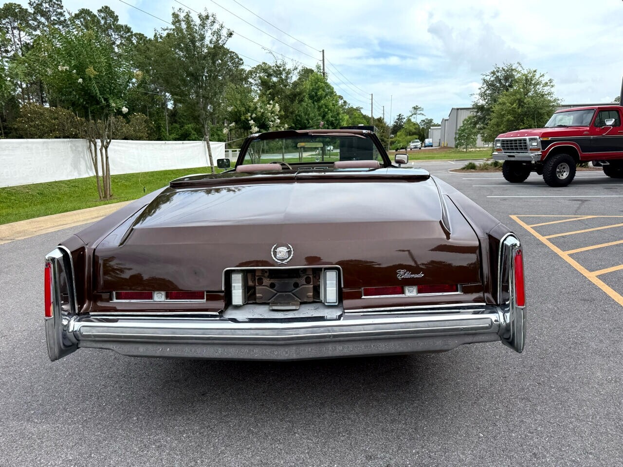 Cadillac-Eldorado-1975-Classic-Car-24