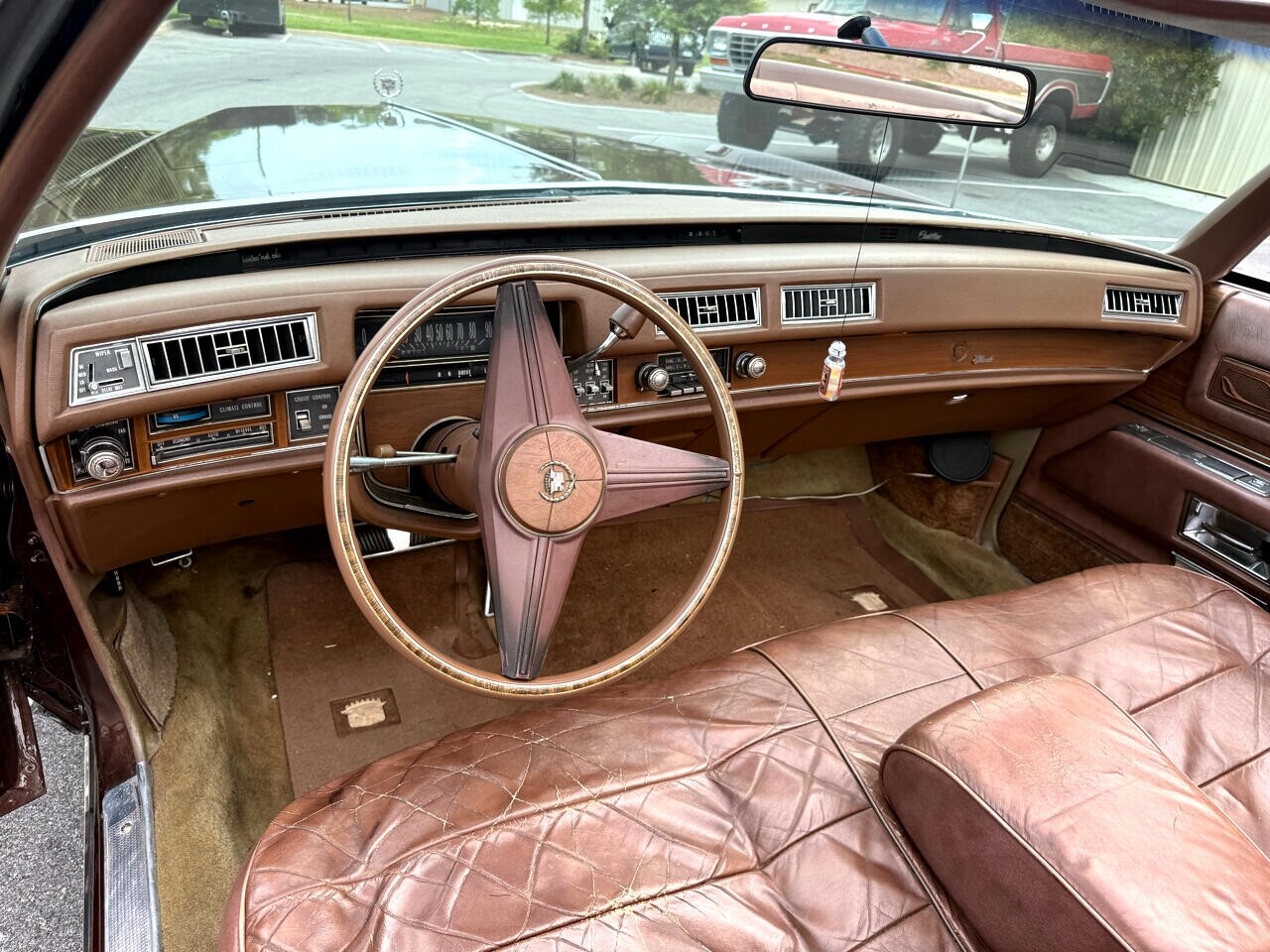 Cadillac-Eldorado-1975-Classic-Car-26