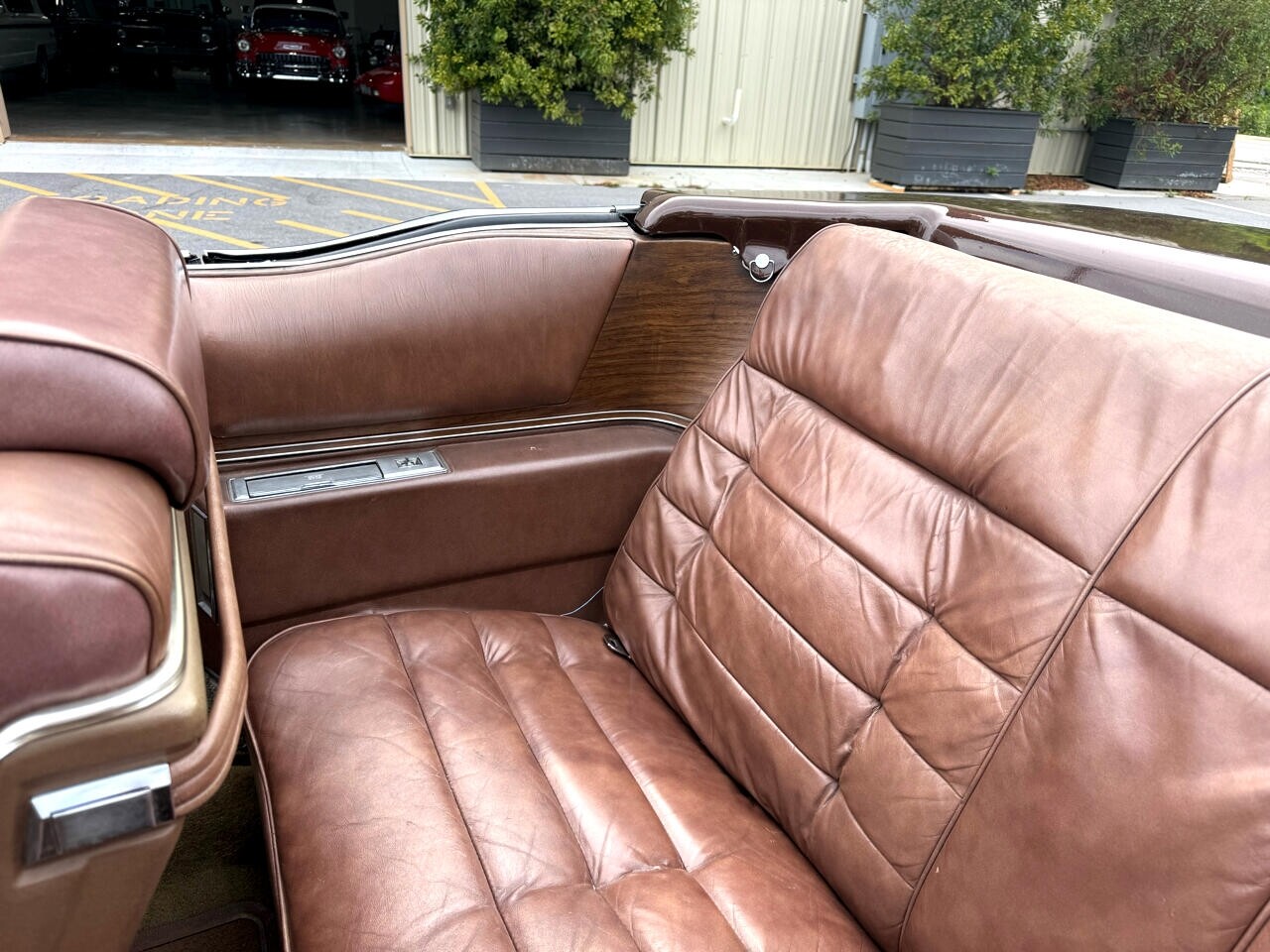 Cadillac-Eldorado-1975-Classic-Car-28