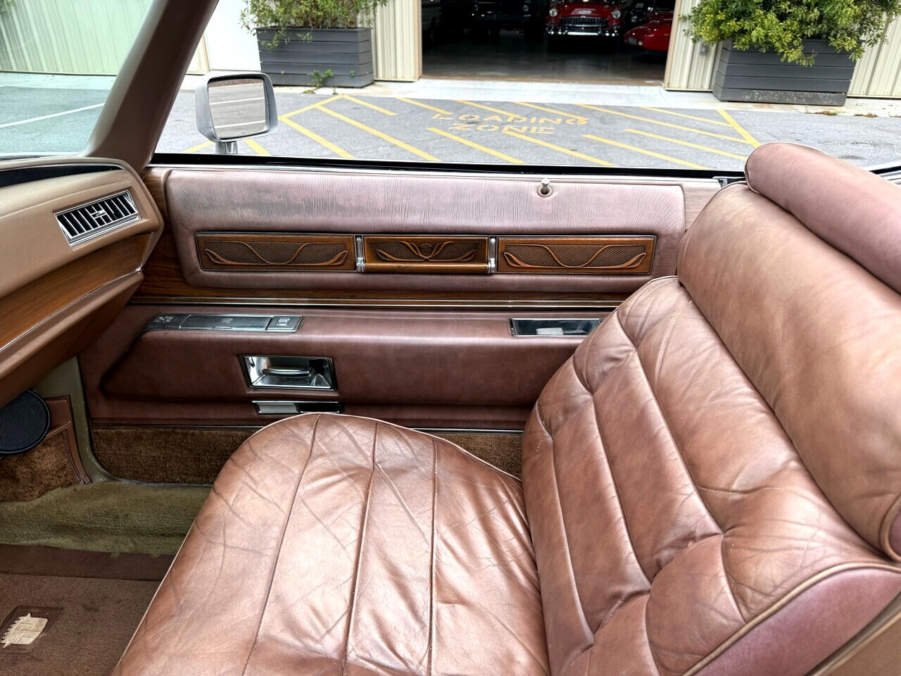 Cadillac-Eldorado-1975-Classic-Car-30