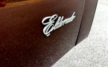 Cadillac-Eldorado-1975-Classic-Car-34