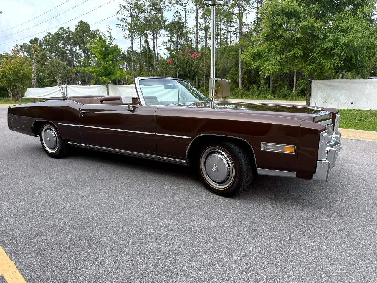 Cadillac-Eldorado-1975-Classic-Car-8