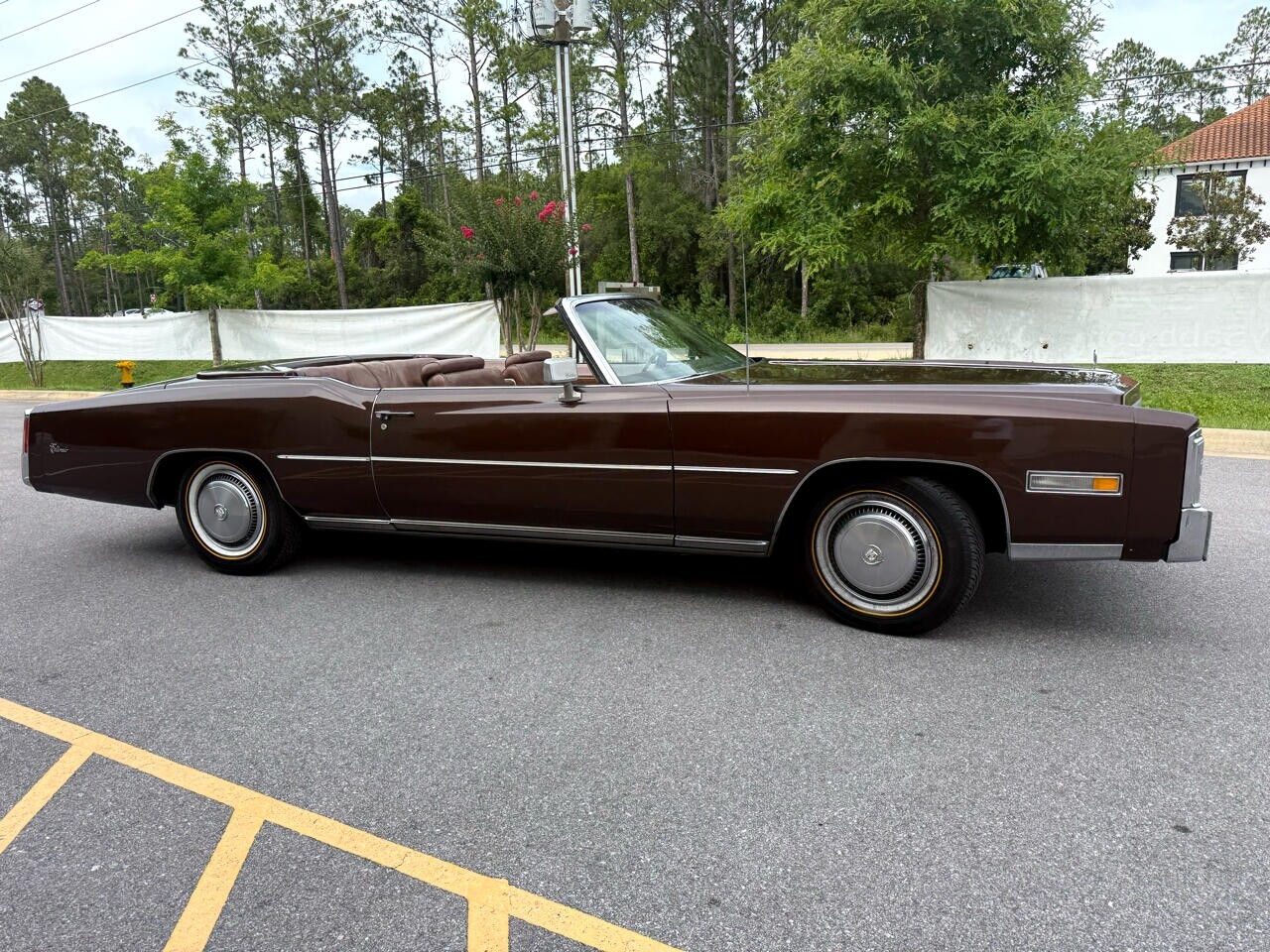 Cadillac-Eldorado-1975-Classic-Car-9