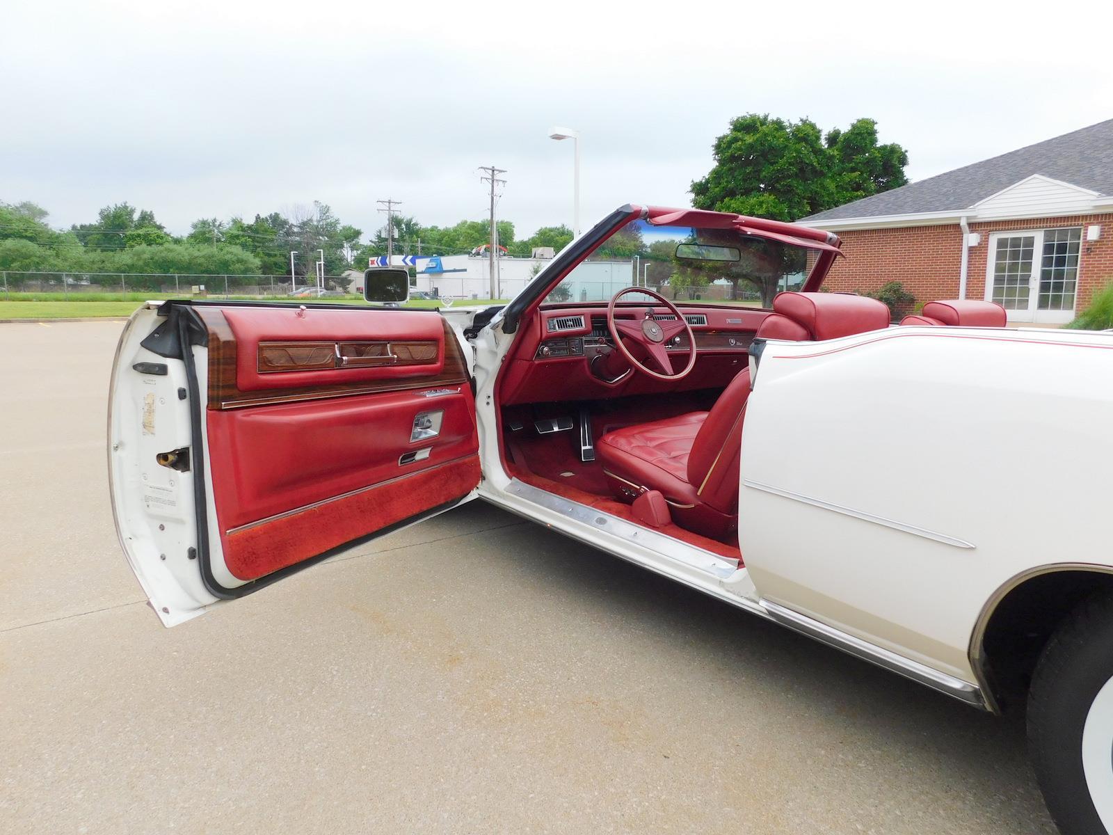 Cadillac-Eldorado-1976-CONVERTIBLE-31