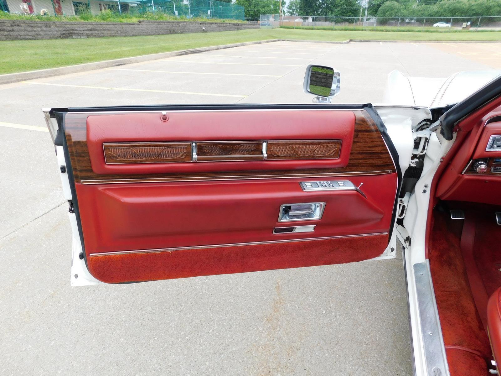 Cadillac-Eldorado-1976-CONVERTIBLE-34