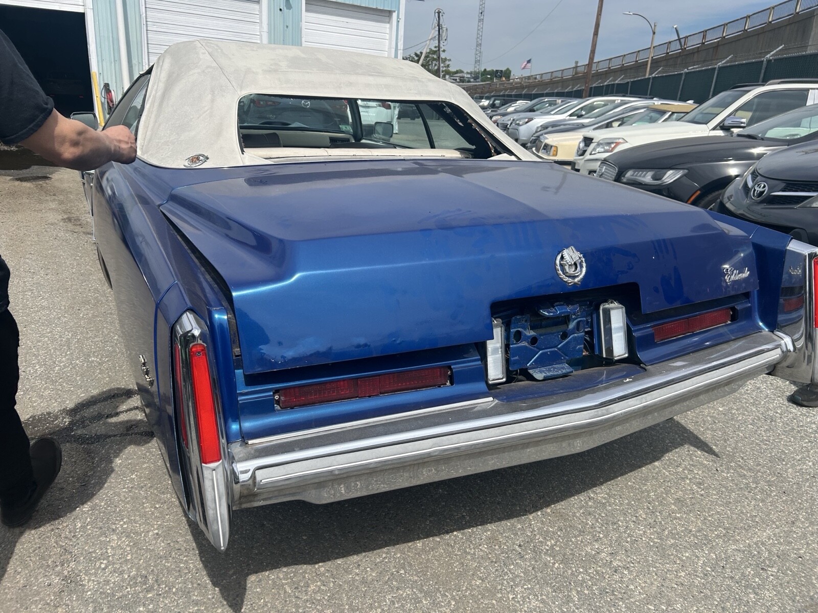 Cadillac-Eldorado-1976-Convertible-8