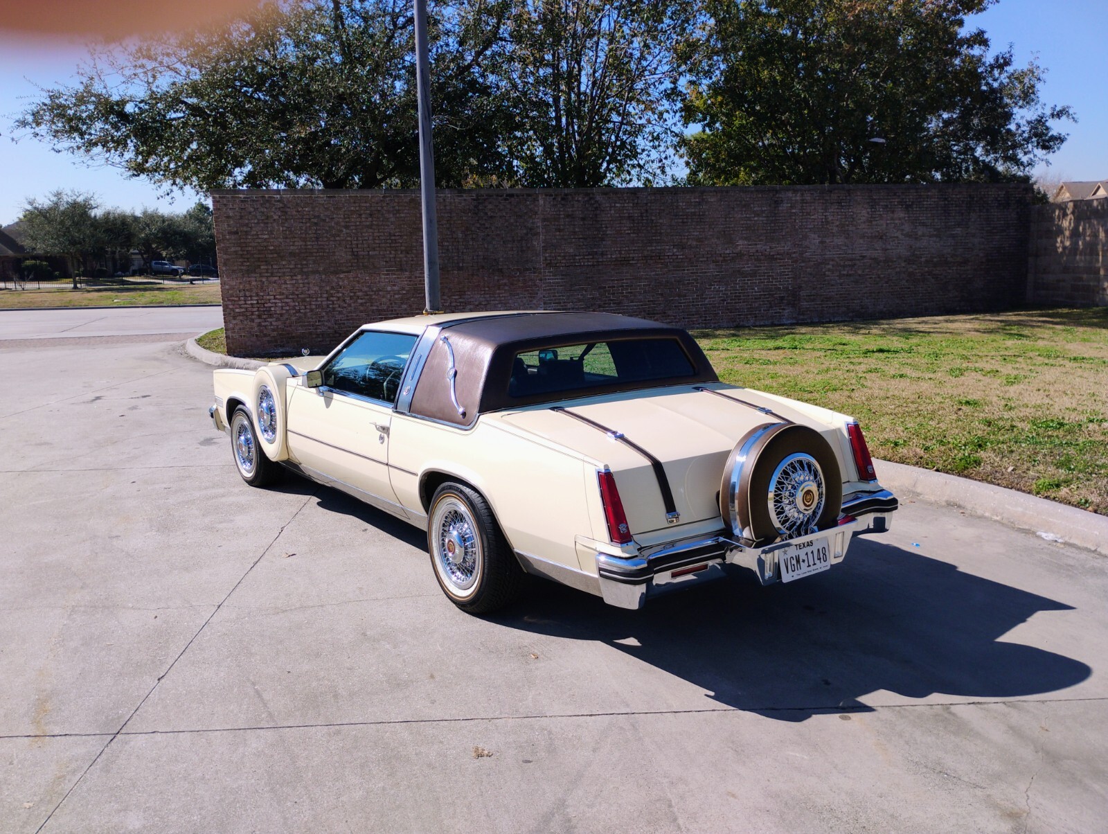 Cadillac-Eldorado-1983-Coupe-1