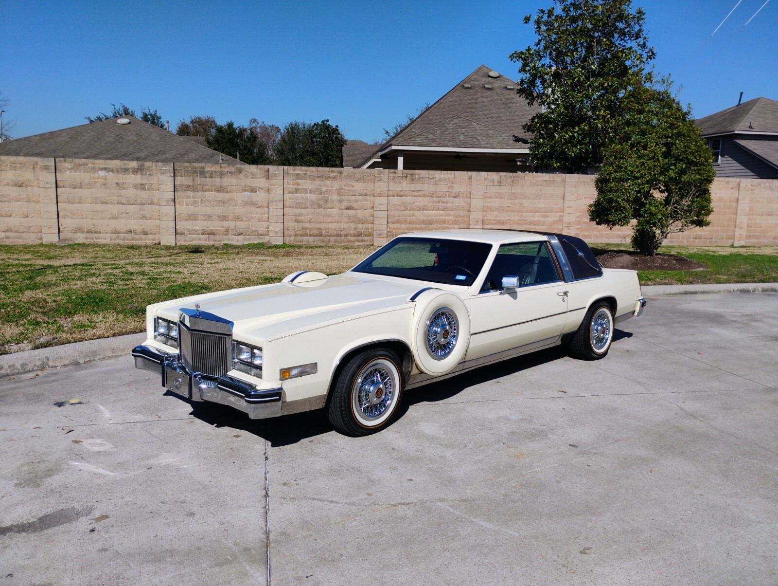 Cadillac-Eldorado-1983-Coupe-4