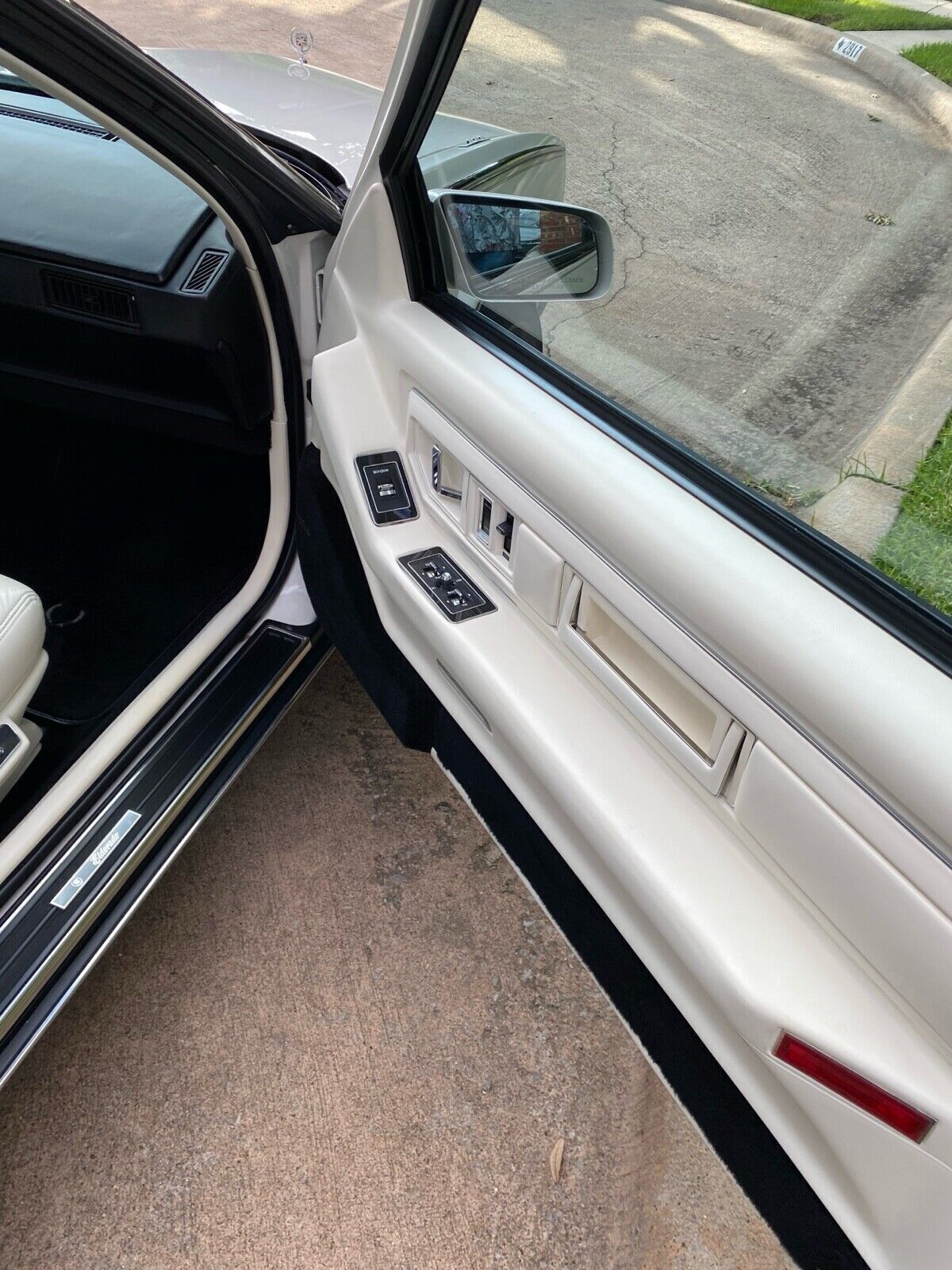 Cadillac-Eldorado-1991-Coupe-11