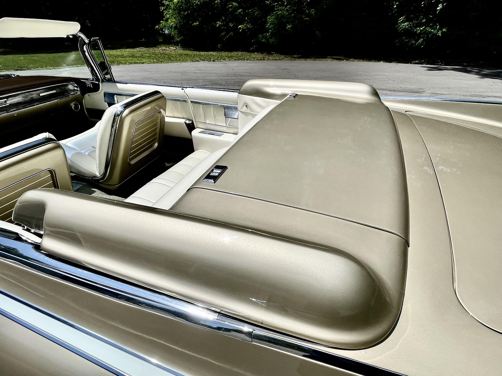 Cadillac-Eldorado-Biarritz-Convert-1960-ORIGINAL-OWNERSHIP-RECORD-26