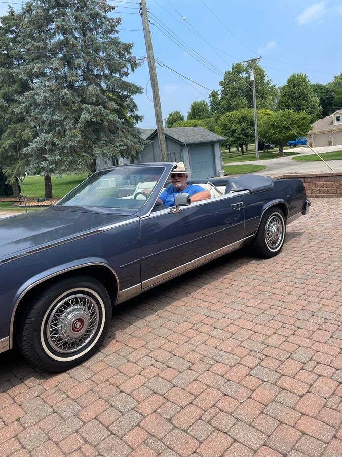 Cadillac-Eldorado-biarritz-1984-blue-11