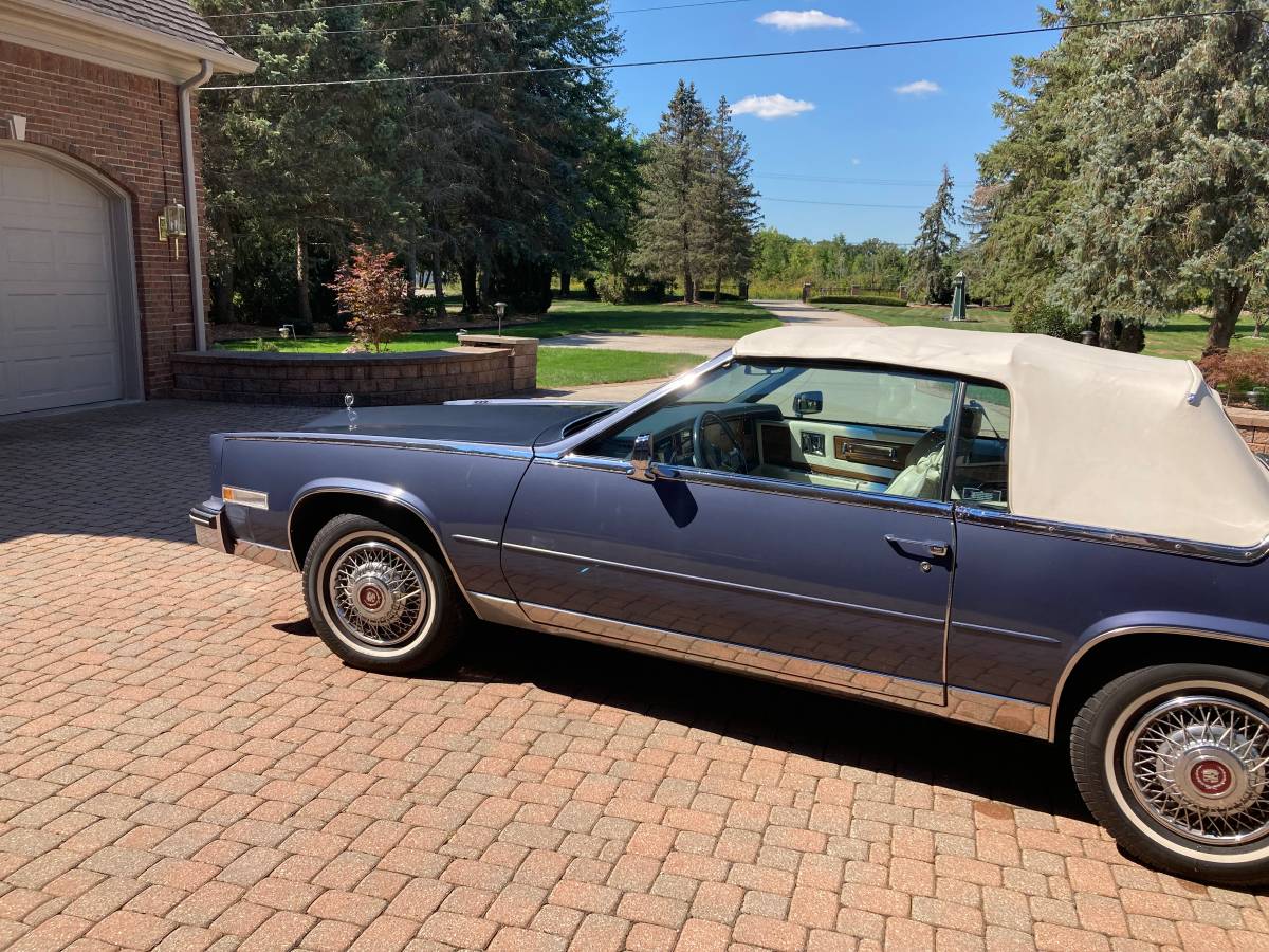 Cadillac-Eldorado-biarritz-1984-blue-7