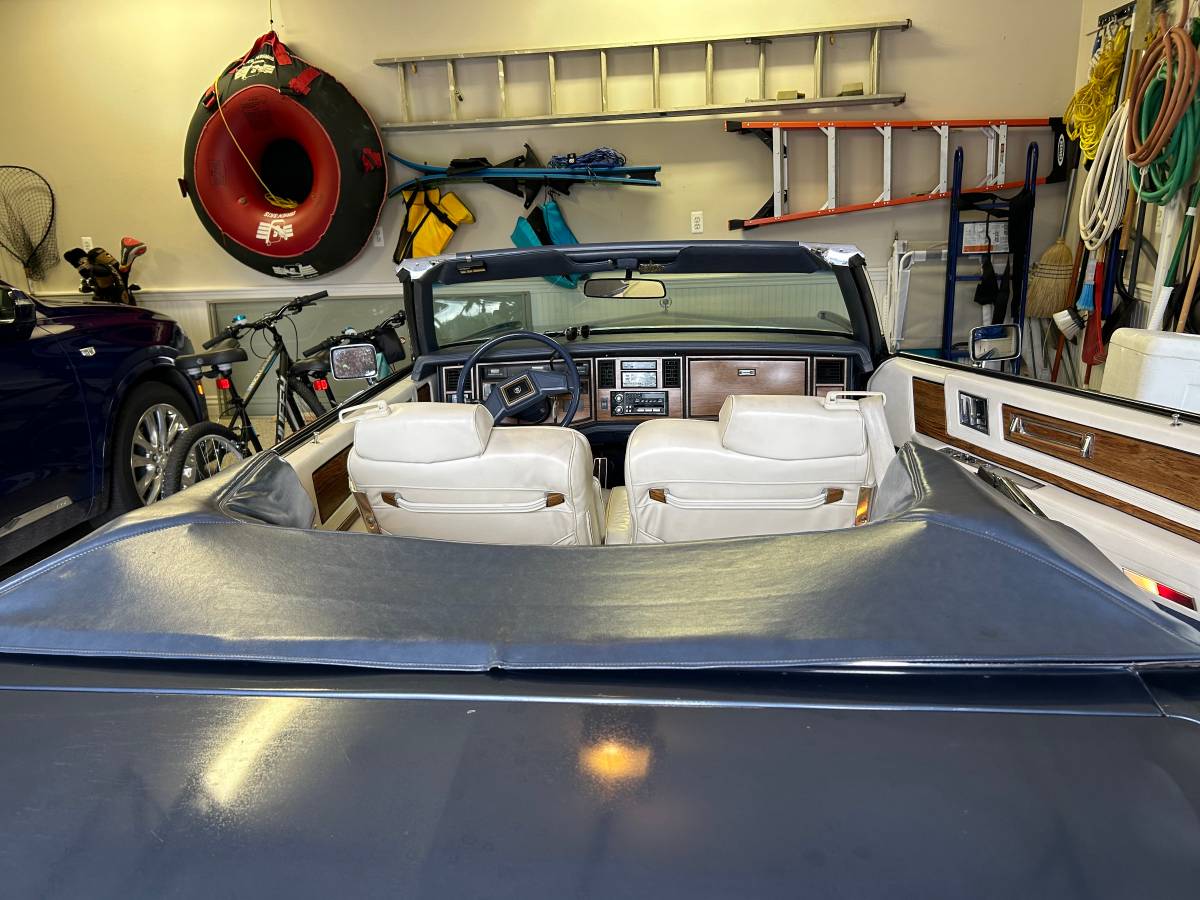 Cadillac-Eldorado-biarritz-1984-blue-8