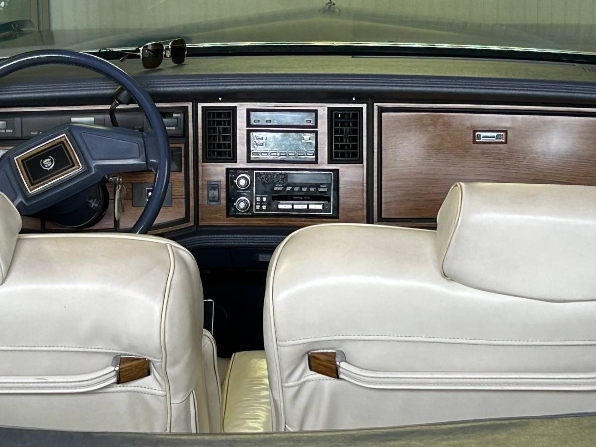 Cadillac-Eldorado-biarritz-1984-blue-9