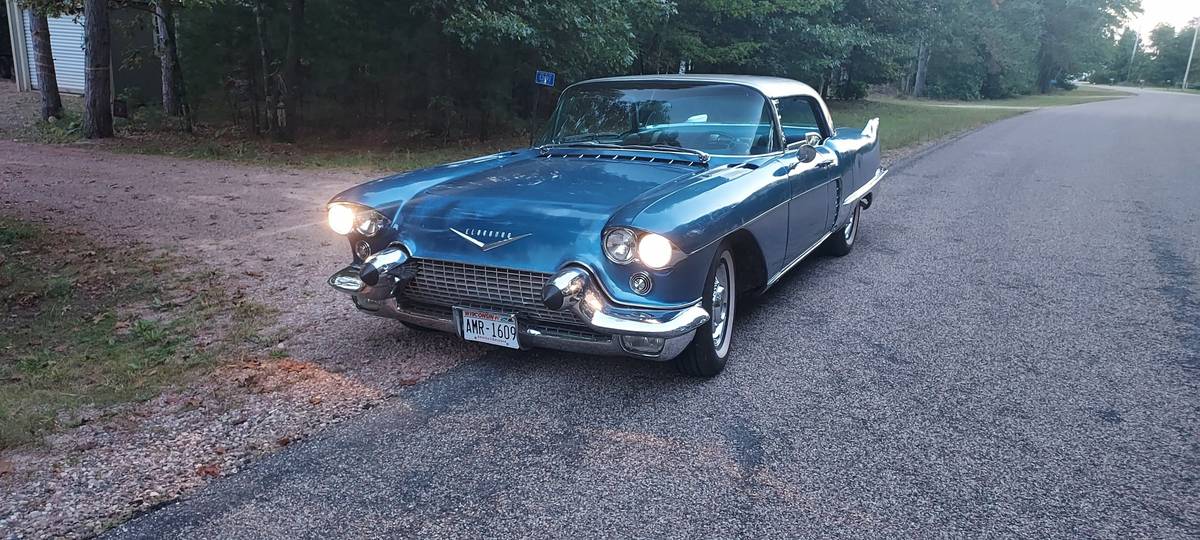 Cadillac-Eldorado-brougham-1957-16