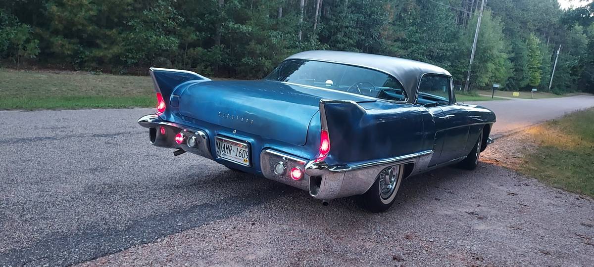 Cadillac-Eldorado-brougham-1957-17