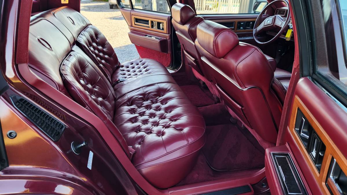Cadillac-Fleetwod-delegance-1987-red-15