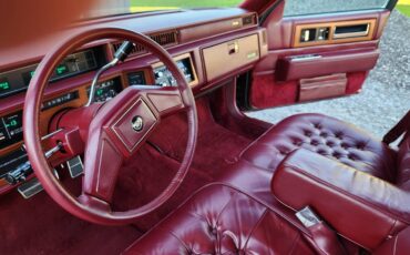 Cadillac-Fleetwod-delegance-1987-red-16