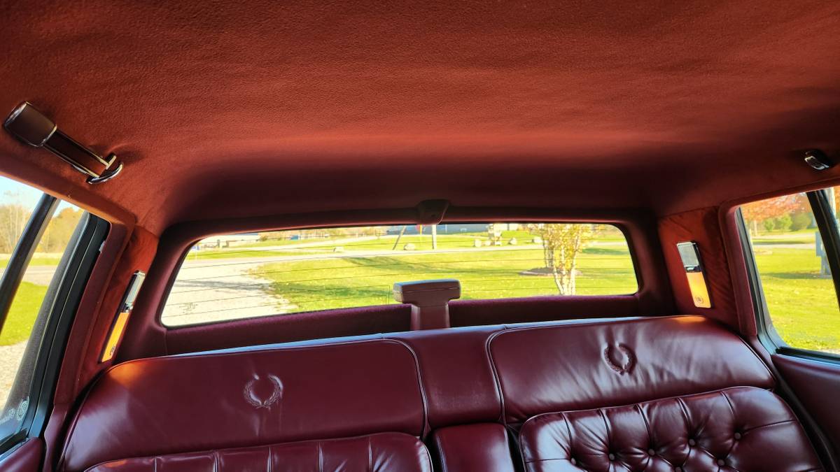 Cadillac-Fleetwod-delegance-1987-red-17