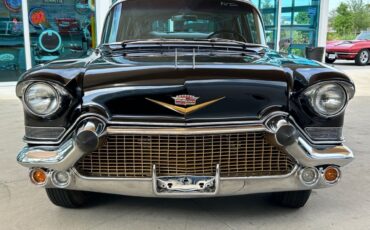 Cadillac-Fleetwood-1957-Sedan-1