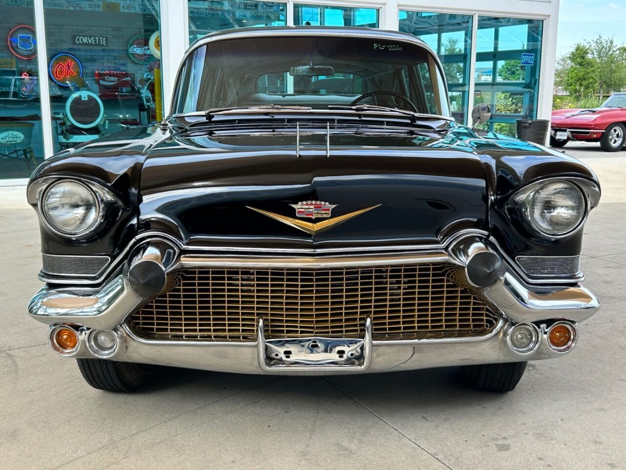 Cadillac-Fleetwood-1957-Sedan-1