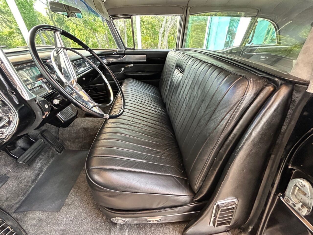Cadillac-Fleetwood-1957-Sedan-15