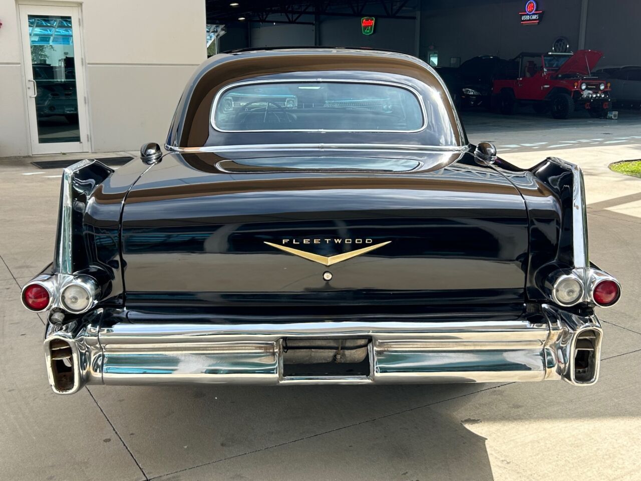 Cadillac-Fleetwood-1957-Sedan-5