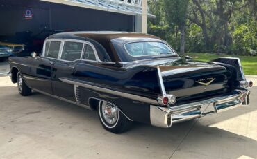 Cadillac-Fleetwood-1957-Sedan-9