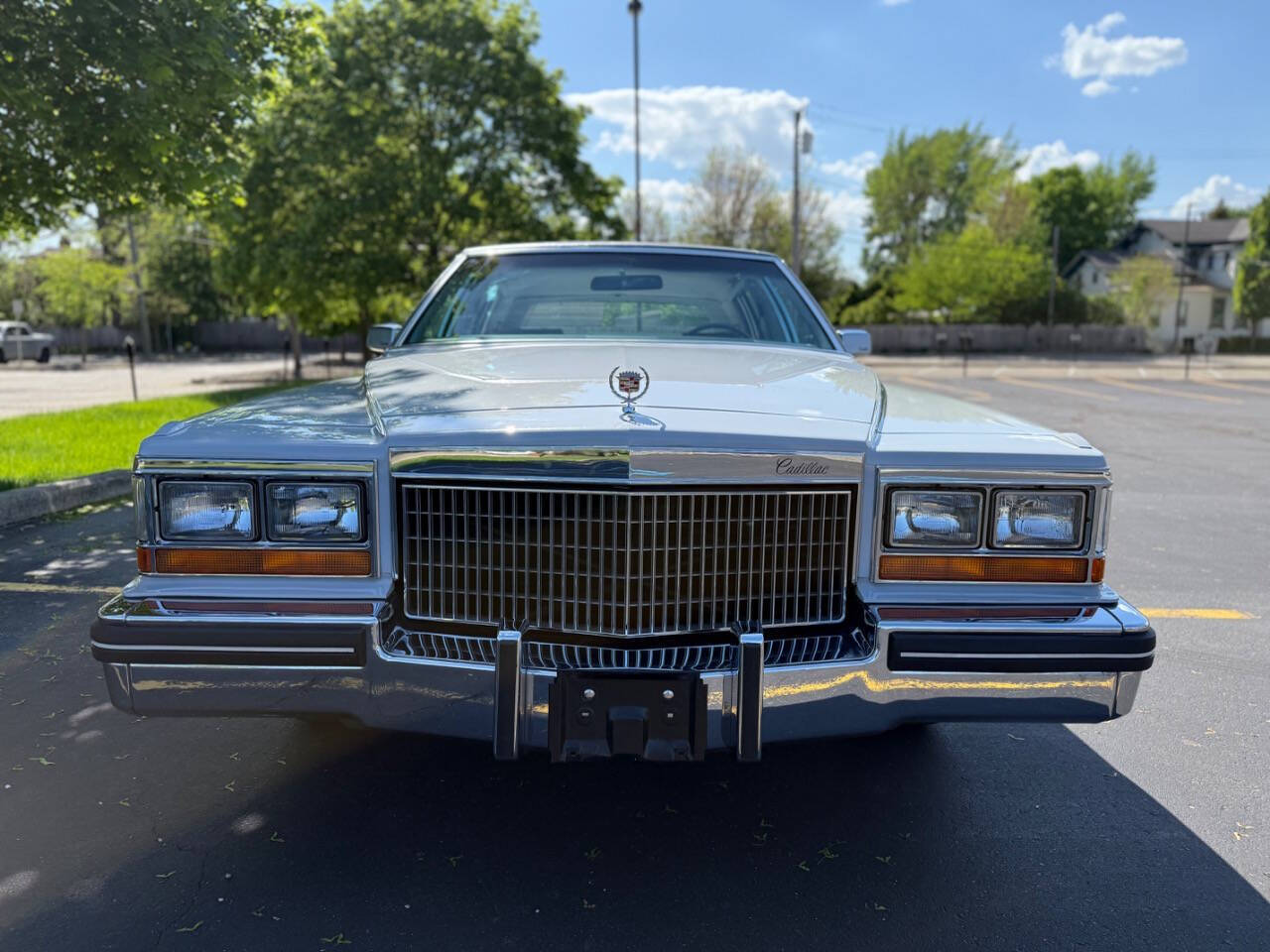 Cadillac-Fleetwood-1980-Sedan-1