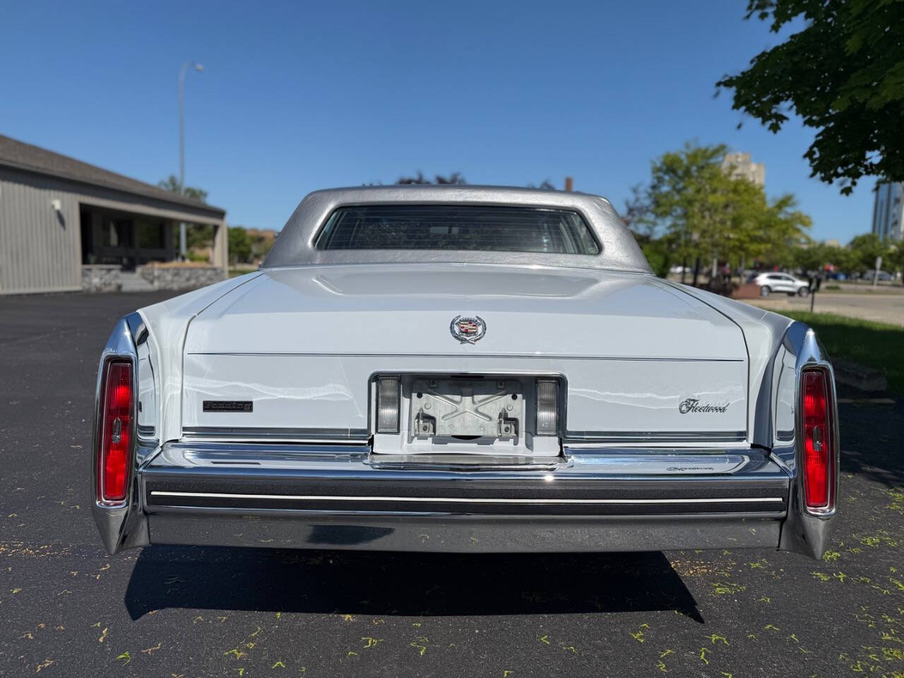 Cadillac-Fleetwood-1980-Sedan-12