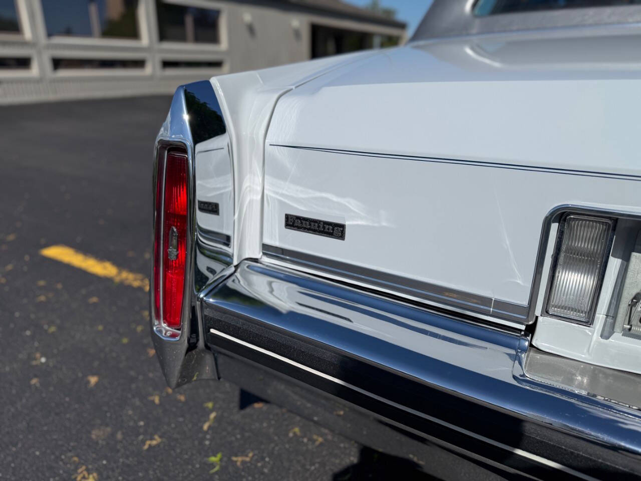 Cadillac-Fleetwood-1980-Sedan-14