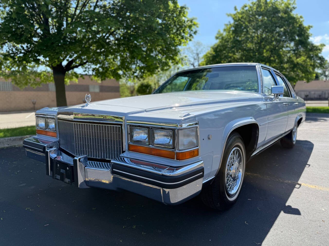 Cadillac-Fleetwood-1980-Sedan-2