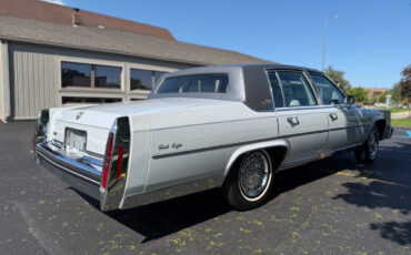 Cadillac-Fleetwood-1980-Sedan-24