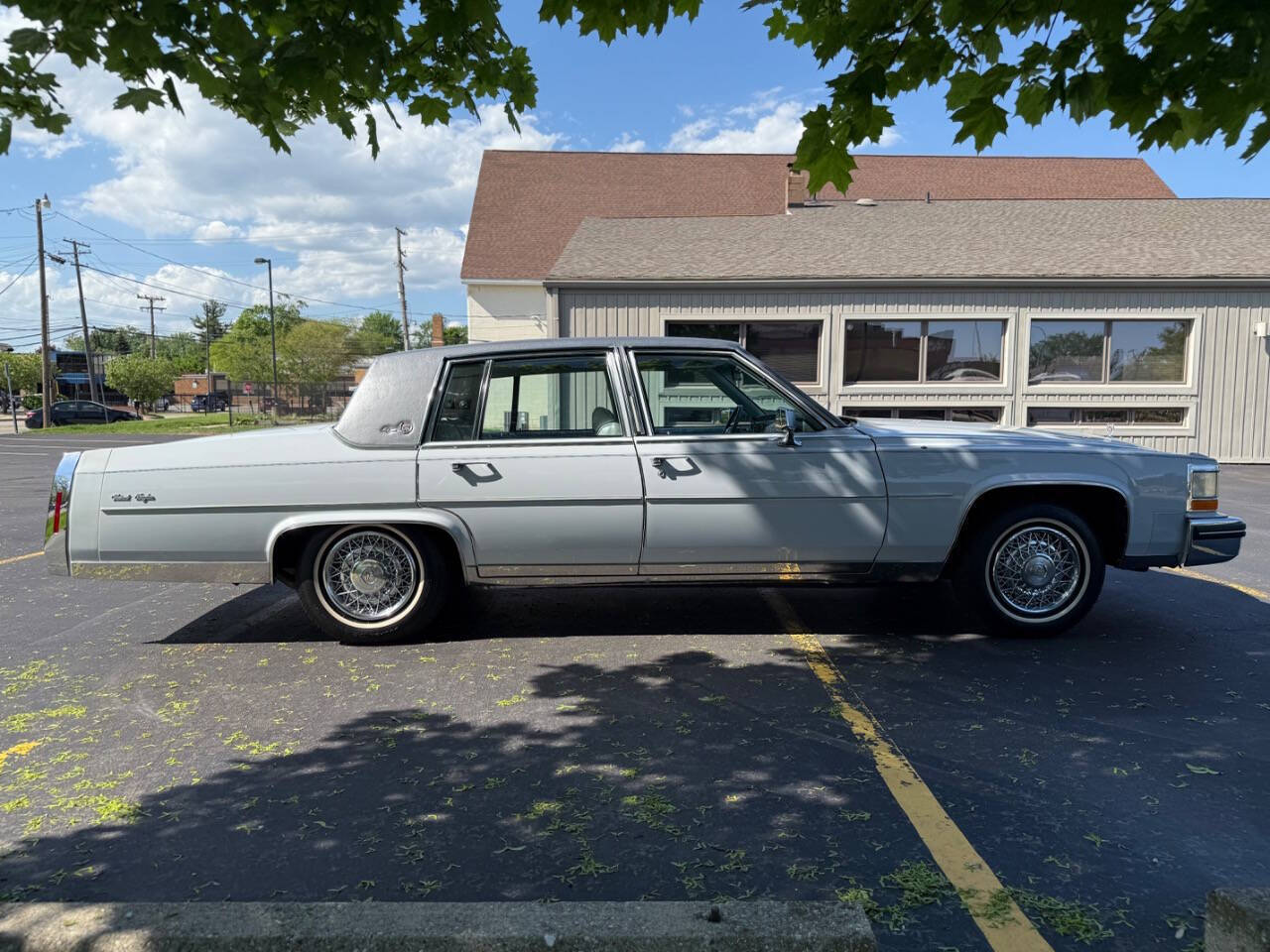 Cadillac-Fleetwood-1980-Sedan-26