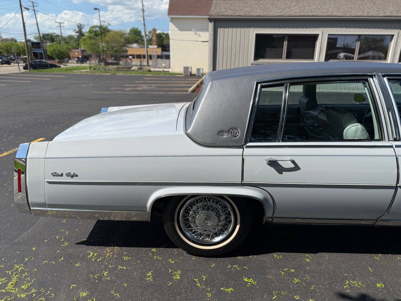 Cadillac-Fleetwood-1980-Sedan-28