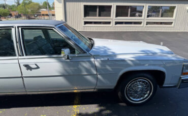 Cadillac-Fleetwood-1980-Sedan-30