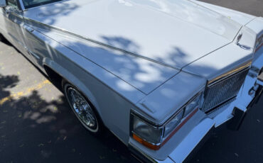 Cadillac-Fleetwood-1980-Sedan-32