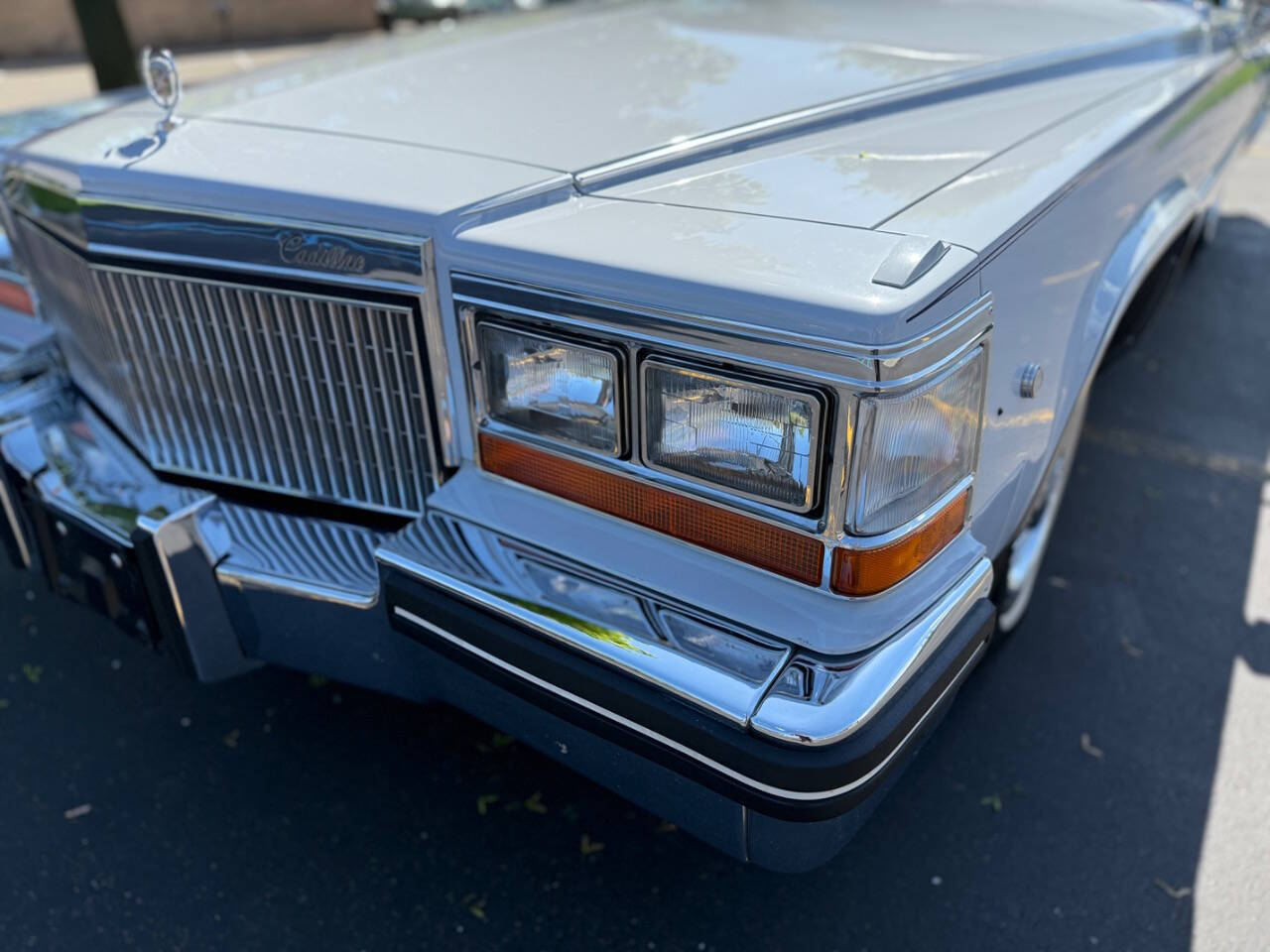 Cadillac-Fleetwood-1980-Sedan-35