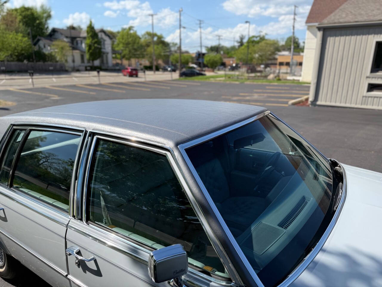 Cadillac-Fleetwood-1980-Sedan-38