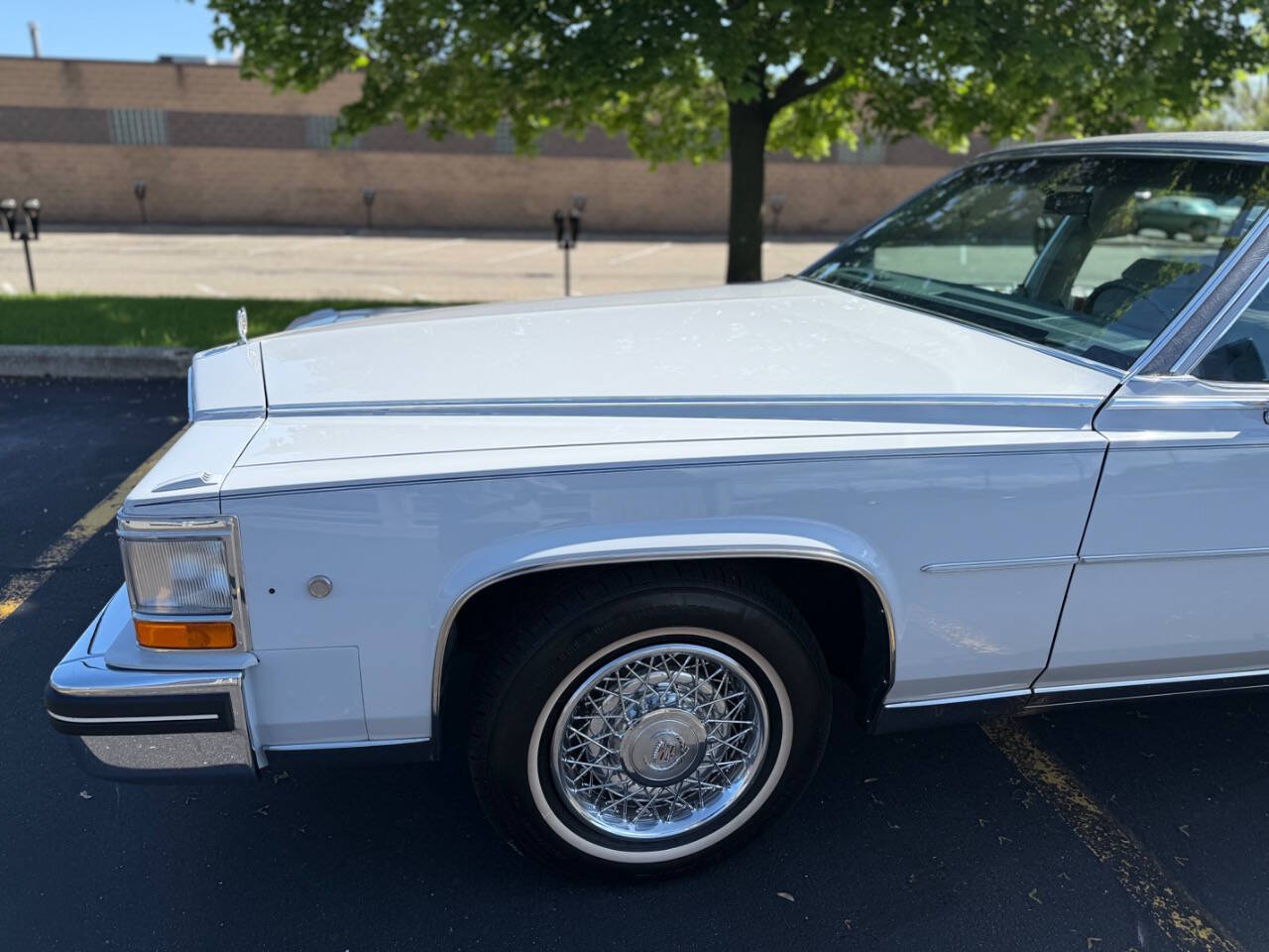 Cadillac-Fleetwood-1980-Sedan-4