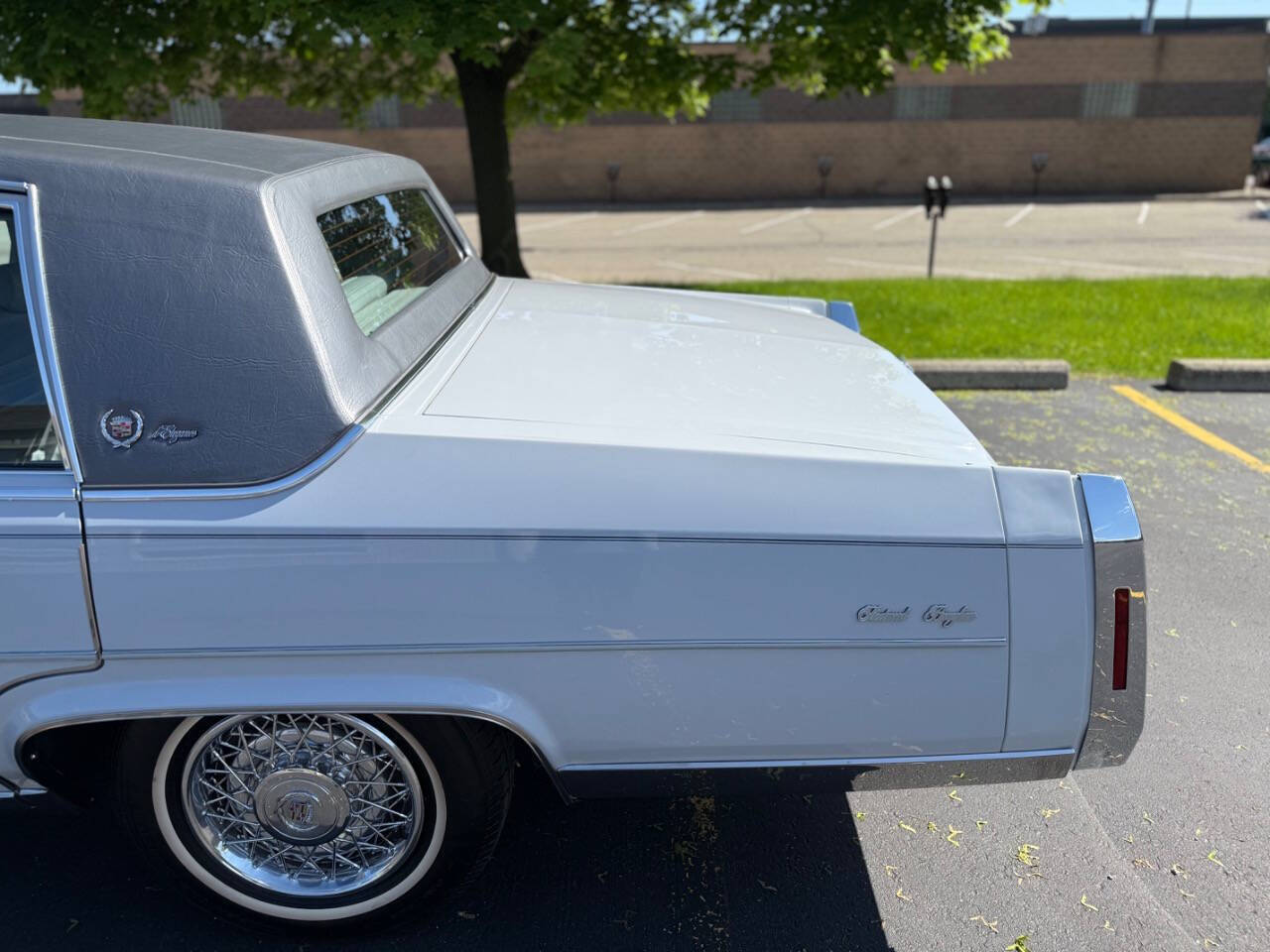Cadillac-Fleetwood-1980-Sedan-8