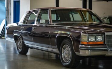 Cadillac-Fleetwood-1985-Sedan-10