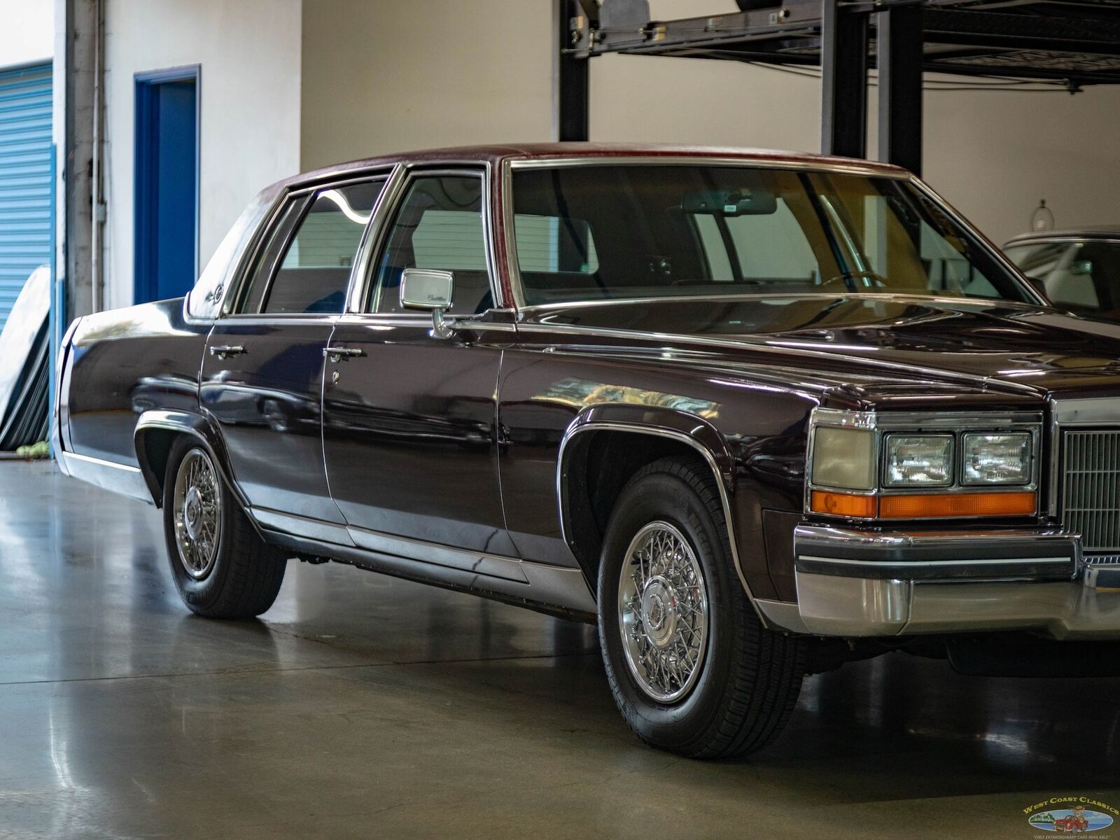 Cadillac-Fleetwood-1985-Sedan-10